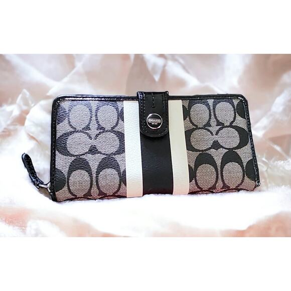Coach leather, patent leather, black, white, bi-fold style, clutch wallet - Picture 1 of 7